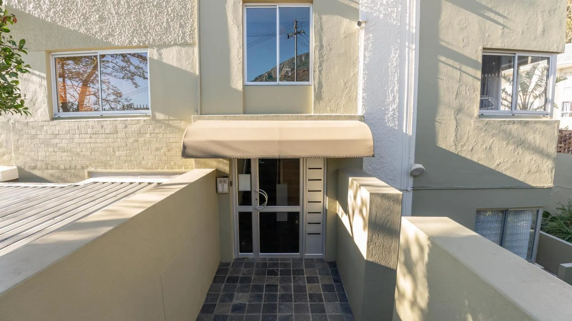 The Sunbird Apartment Cape Town 0*,  South Africa